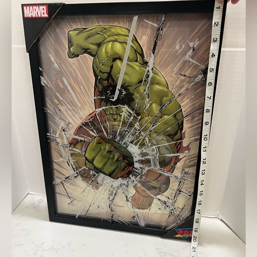 Marvel Hulk Dynamic Smash Art - Green and Black - Picture 4 of 4